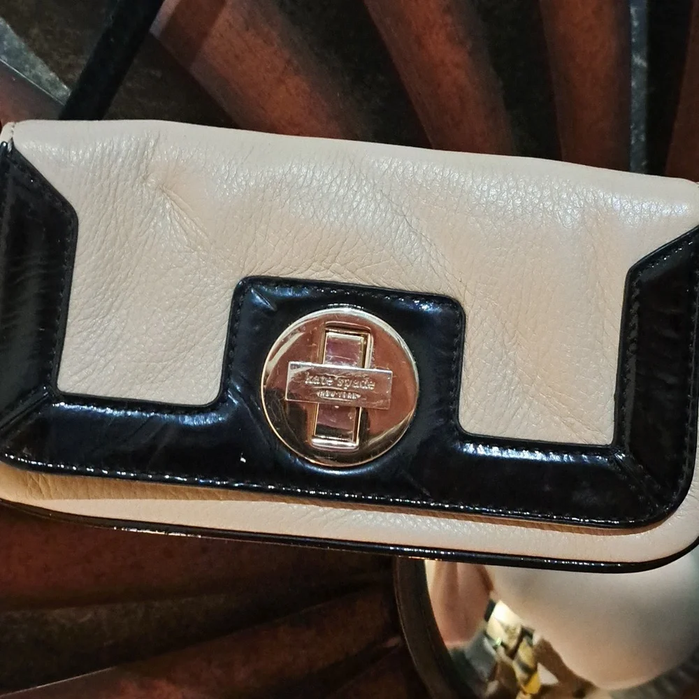 Kate Spade Wristlet Used - Picture 2 of 8